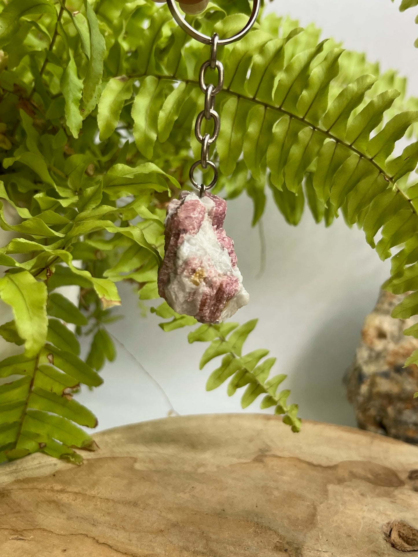 Roze toermalijn sleutelhanger
