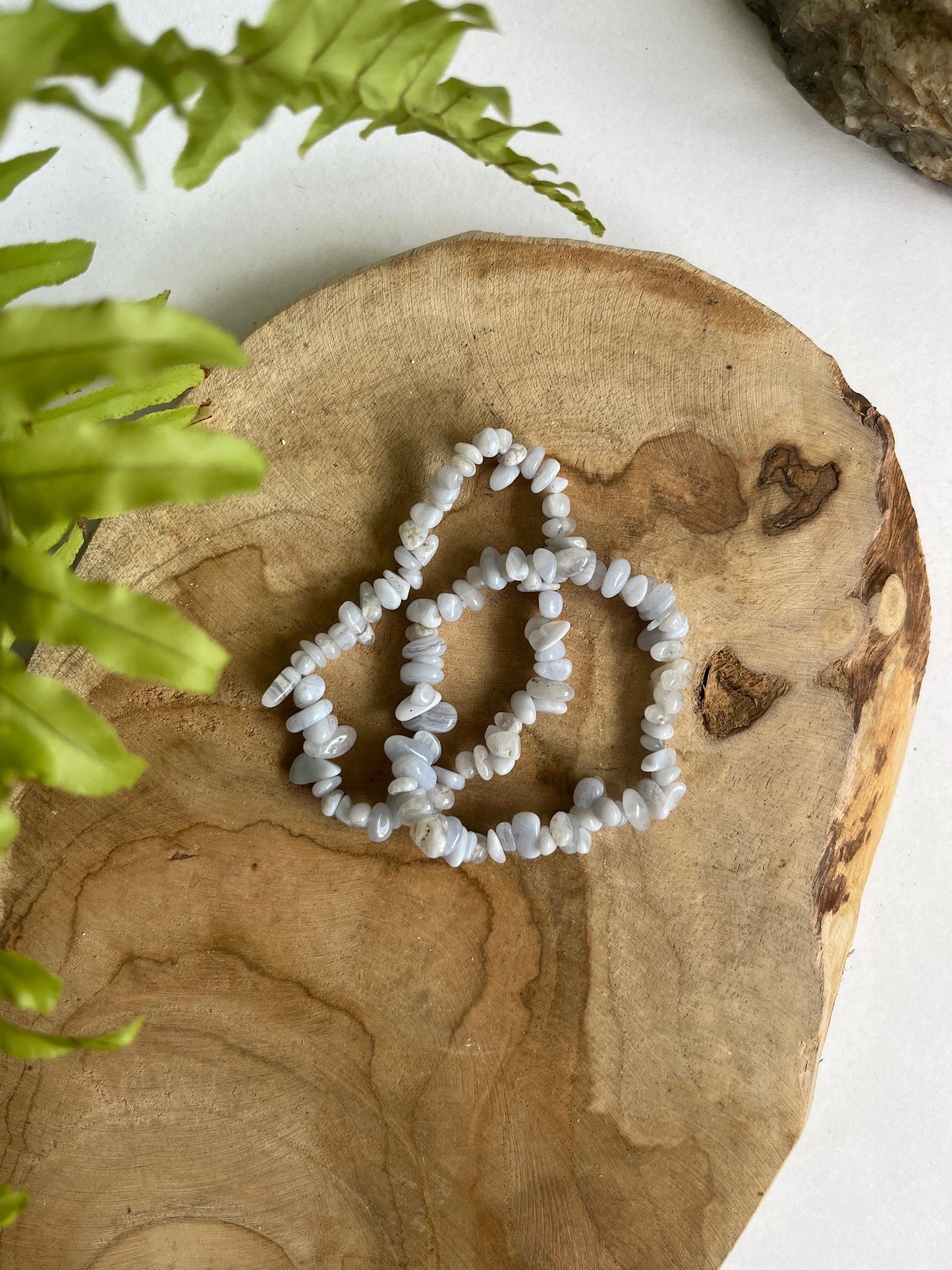 Split armband Chalcedoon