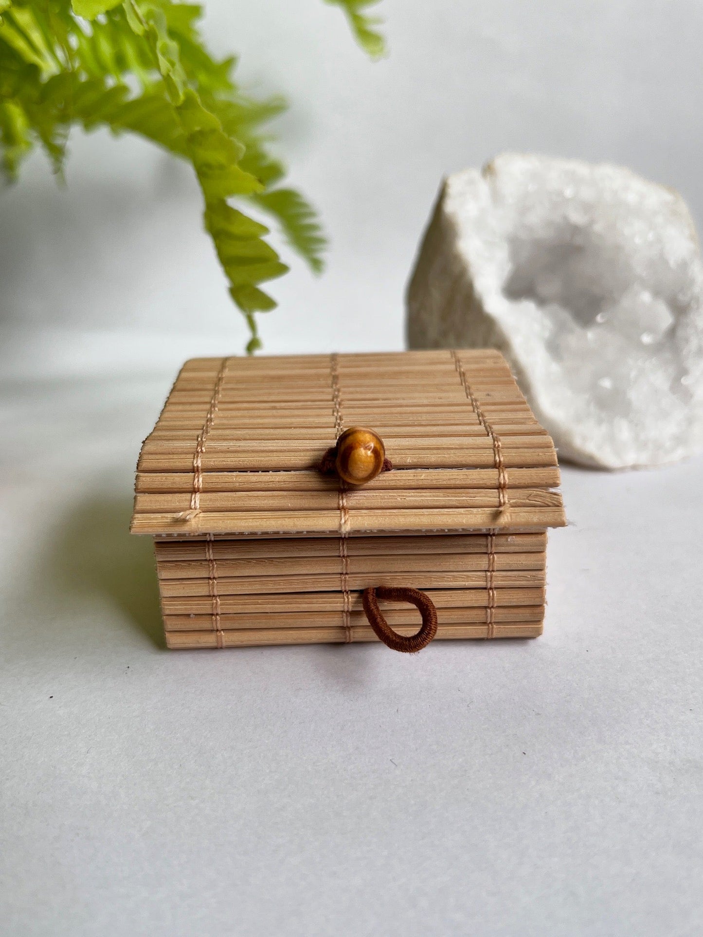 Bamboe bakje tijgeroog hartjes